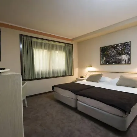 Exe Boston Otel Zaragoza