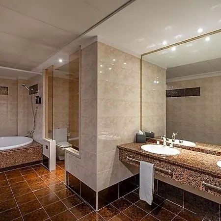 فندق Exe Boston 4*